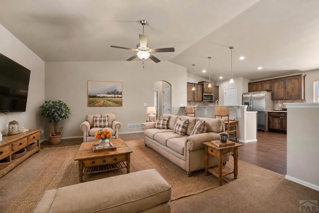 607 South Inca Drive Pueblo, CO 81007 - Photo 6 of 42