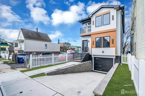 $650,000 | 589 Elizabeth Street, Perth Amboy, NJ 08861