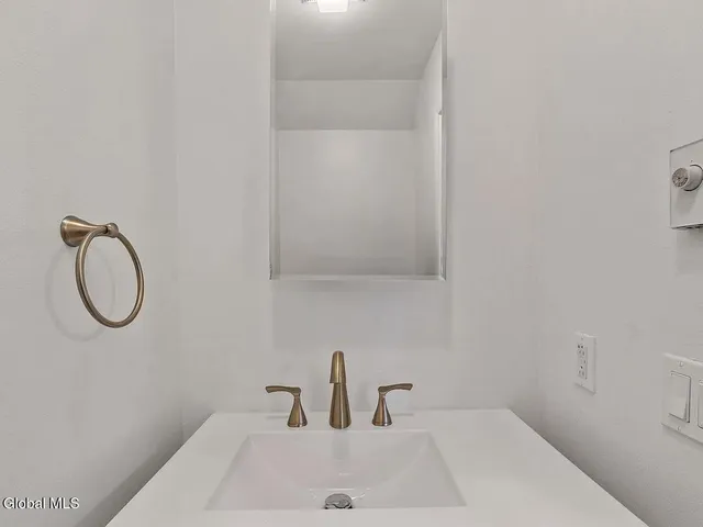 $1,795 | 19 Harvest Way, Unit B, Waterford, NY 12188