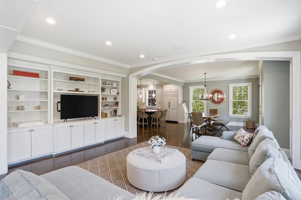 21 Fletcher Road Bedford, MA 01730 - Photo 5 of 38