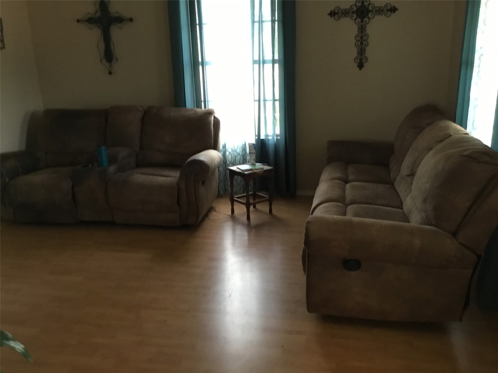 629 Elliott Road London, TX 76854 - Photo 41 of 49 a living room with furniture and a window