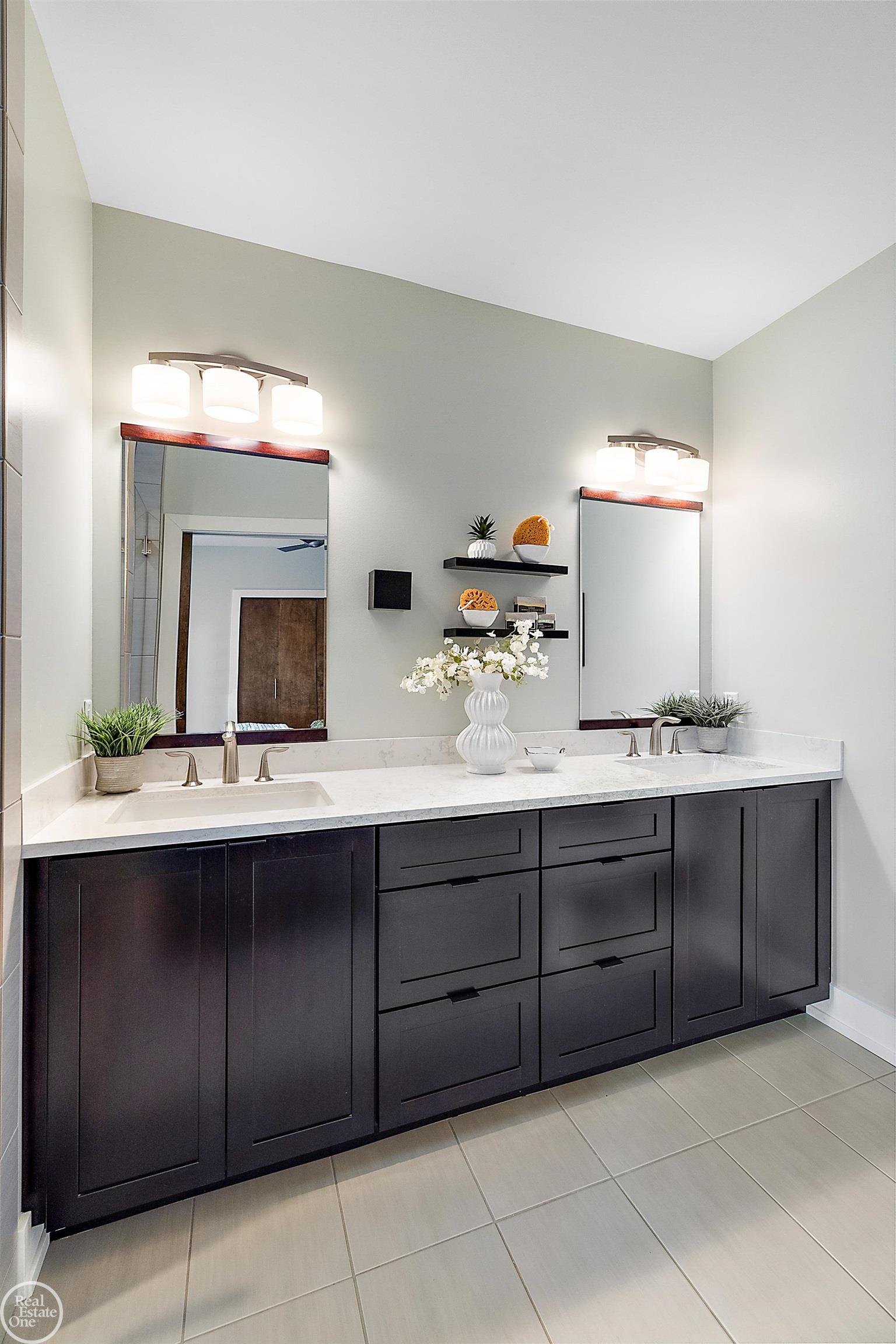 1115 Vesper Road Ann Arbor, MI 48103 - Photo 25 of 57 50105601-32.JPG