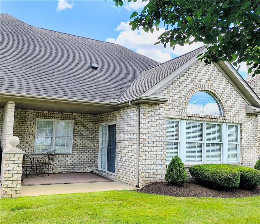 3701 Tudor Drive Butler, PA 16001 - Photo 4 of 30 Off the bonus rm area-dinette, sunrm, den