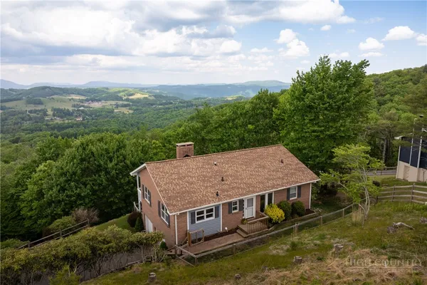 $589,000 | 110 Sorrento Slopes Drive, Boone, NC 28607