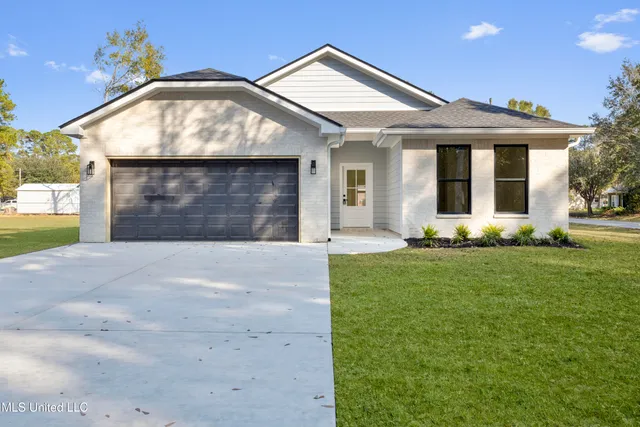 $285,000 | 2836 Honduras Drive, Gautier, MS 39553