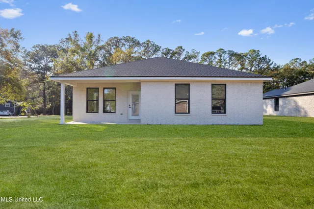 $285,000 | 2836 Honduras Drive, Gautier, MS 39553