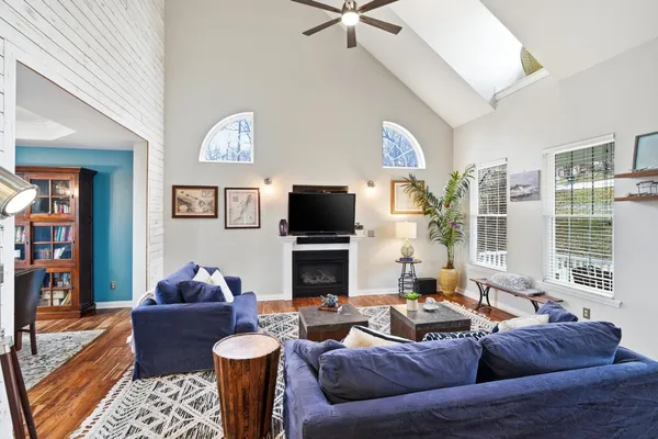 $435,000 | 19949 Overlook Circle, Lawrenceburg, IN 47025