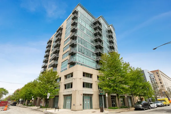 $2,700 | 1000 West Leland Avenue, Unit 10D, Chicago, IL 60640