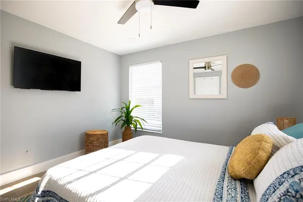 $3,200 | 528 14th Street North, Naples, FL 34102