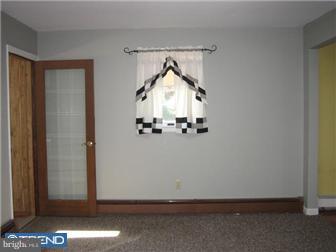 146 Hartford Road Delran, NJ 08057 - Photo 9 of 12 Family Room