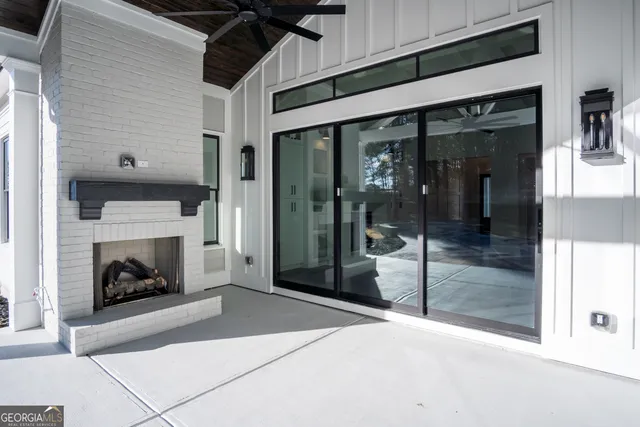 a view of a house with entertaining space