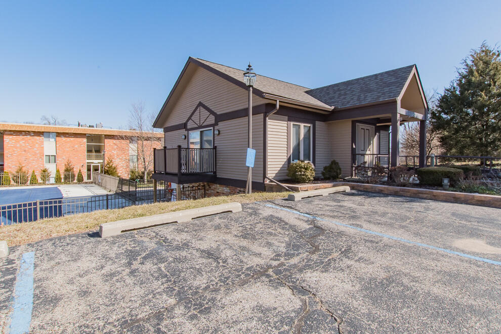 742 West Kilgore Road, Unit 101 Kalamazoo, MI 49008 - Photo 21 of 25 RN5_0523