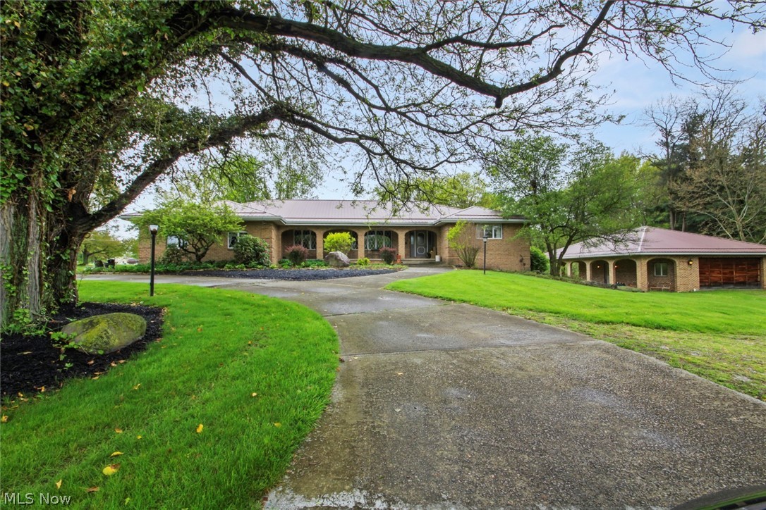 8243 North Lima Road Youngstown, OH 44514 - Photo 1 of 50