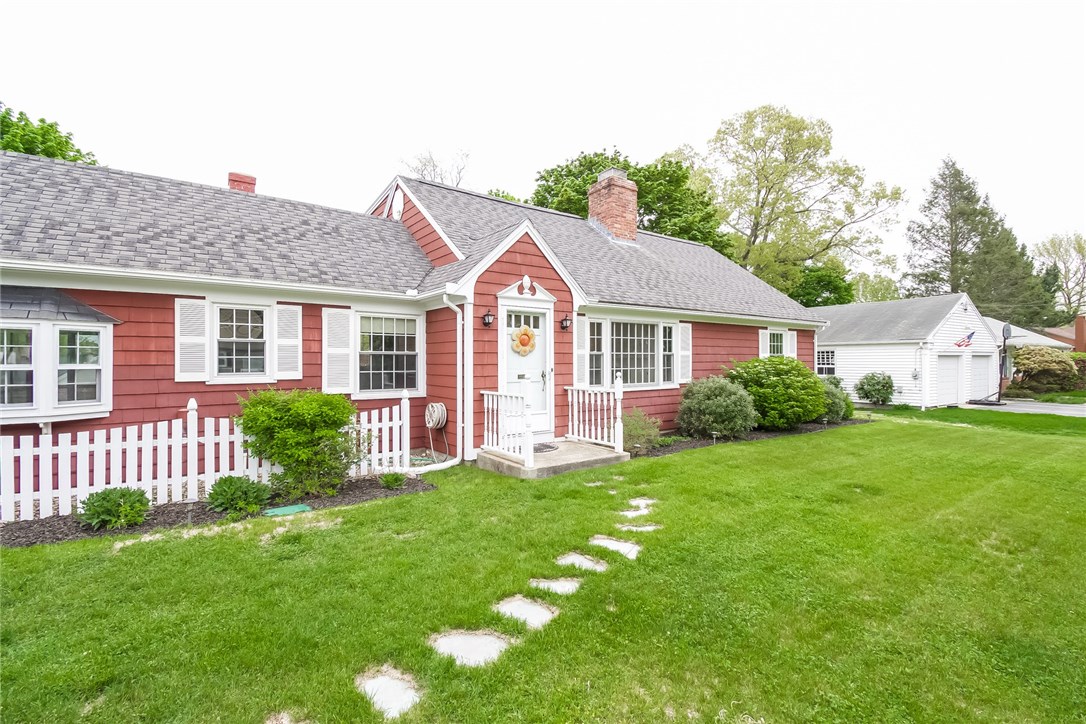 17 Lakeview Road Lincoln, RI 02865 - Photo 3 of 26 Gallery Image 3