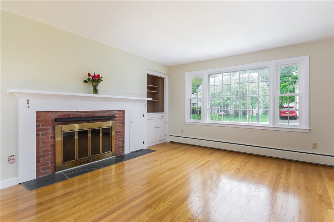 17 Lakeview Road Lincoln, RI 02865 - Photo 6 of 26 Gallery Image 6