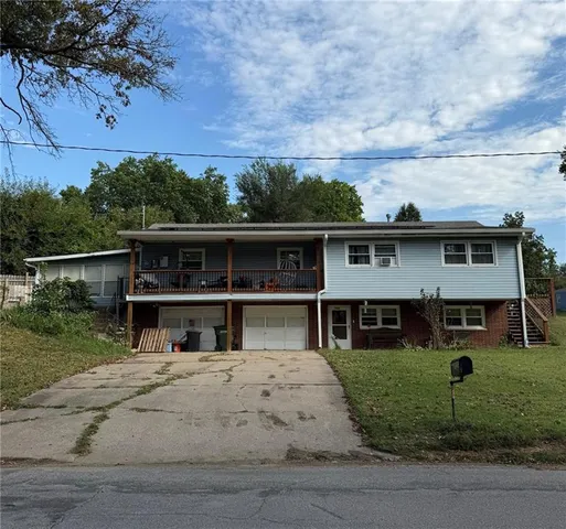 $170,000 | 1402 Cherokee Street, Leavenworth, KS 66048