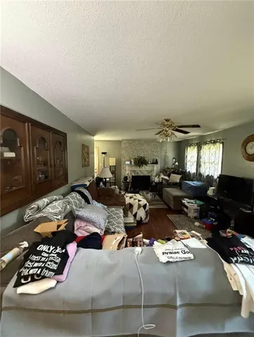 $170,000 | 1402 Cherokee Street, Leavenworth, KS 66048