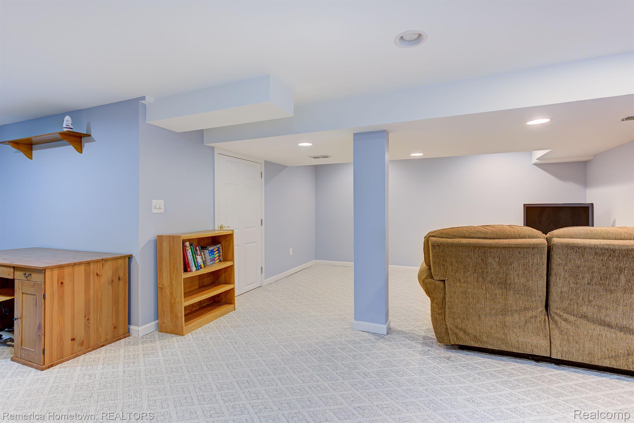 42552 Proctor Road Canton, MI 48188 - Photo 14 of 39 Gallery Image 14
