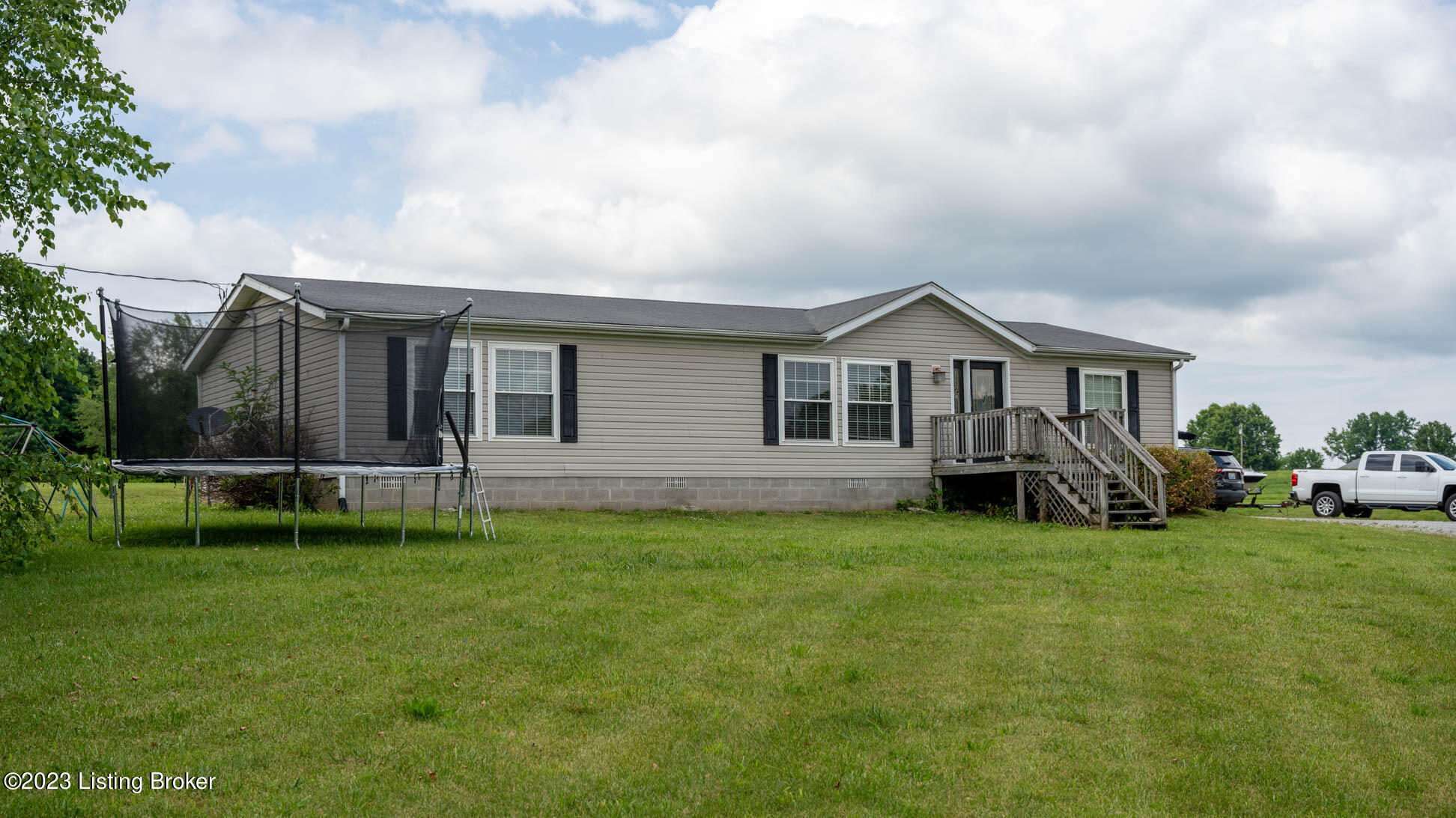 5699 Mill Rd Mount Eden KY-01