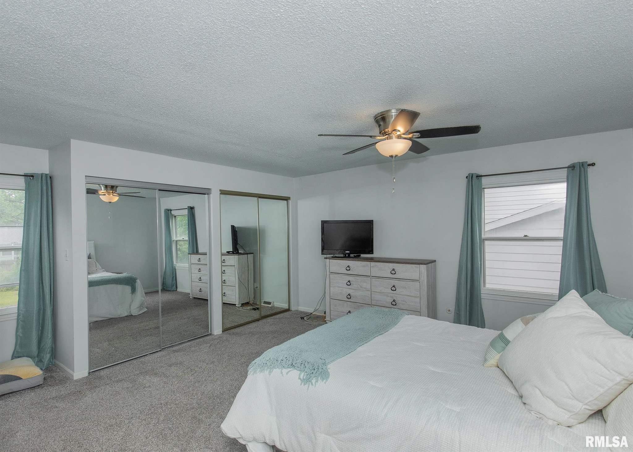 3427 Fairhaven Road Davenport, IA 52807 - Photo 12 of 34 Gallery Image 12