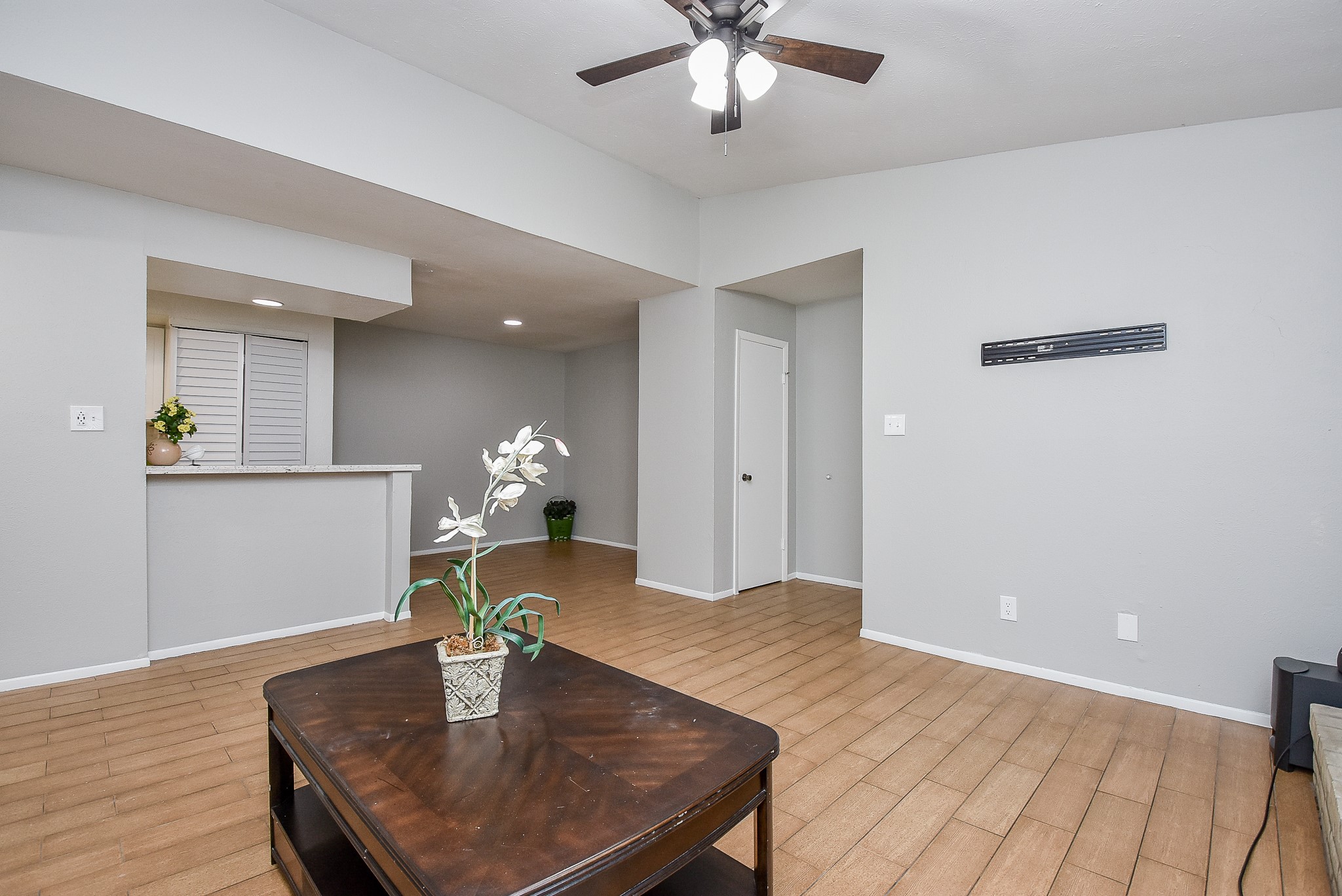 5000 Milwee Street, Unit 74 Houston, TX 77092 - Photo 5 of 35 a dining room with table and chandelier