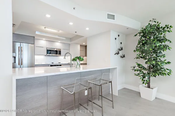 $10,000 | 3000 North Ocean Drive, Unit 32E, Riviera Beach, FL 33404