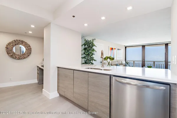 $10,000 | 3000 North Ocean Drive, Unit 32E, Riviera Beach, FL 33404