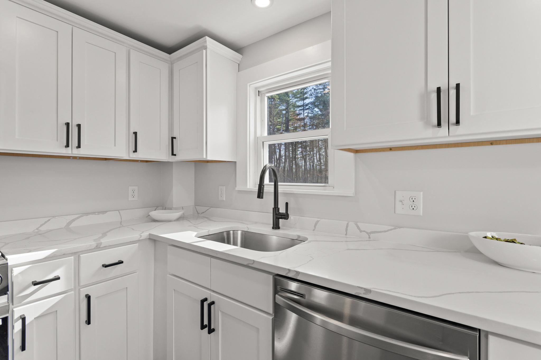 176 Airport Road Concord, NH 03301 - Photo 17 of 35