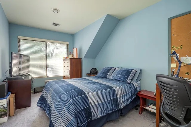 $1,299,000 | 70 Short Way, Roslyn Heights, NY 11577