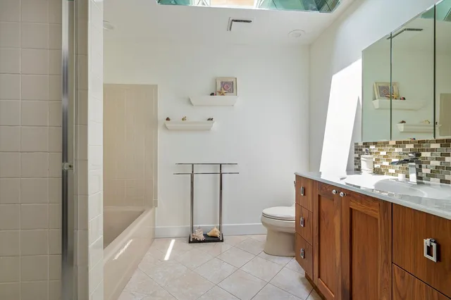 $1,299,000 | 70 Short Way, Roslyn Heights, NY 11577