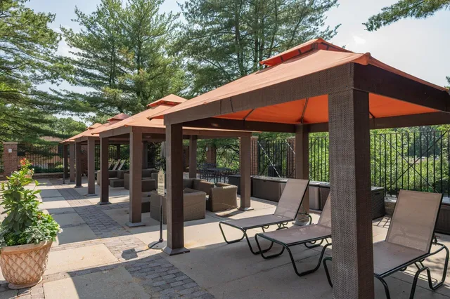 $1,299,000 | 70 Short Way, Roslyn Heights, NY 11577