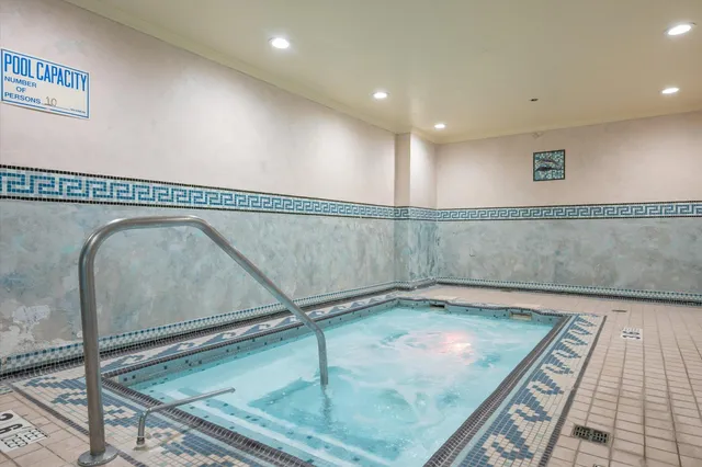 $1,299,000 | 70 Short Way, Roslyn Heights, NY 11577