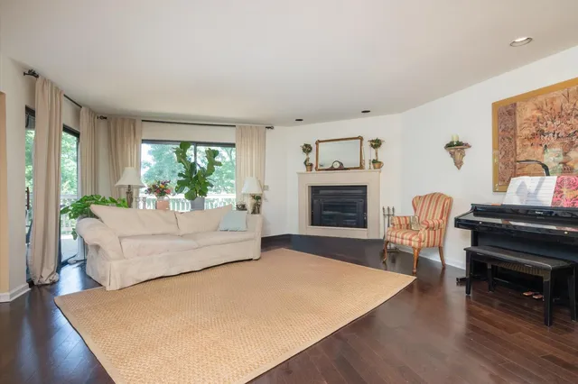 $1,299,000 | 70 Short Way, Roslyn Heights, NY 11577