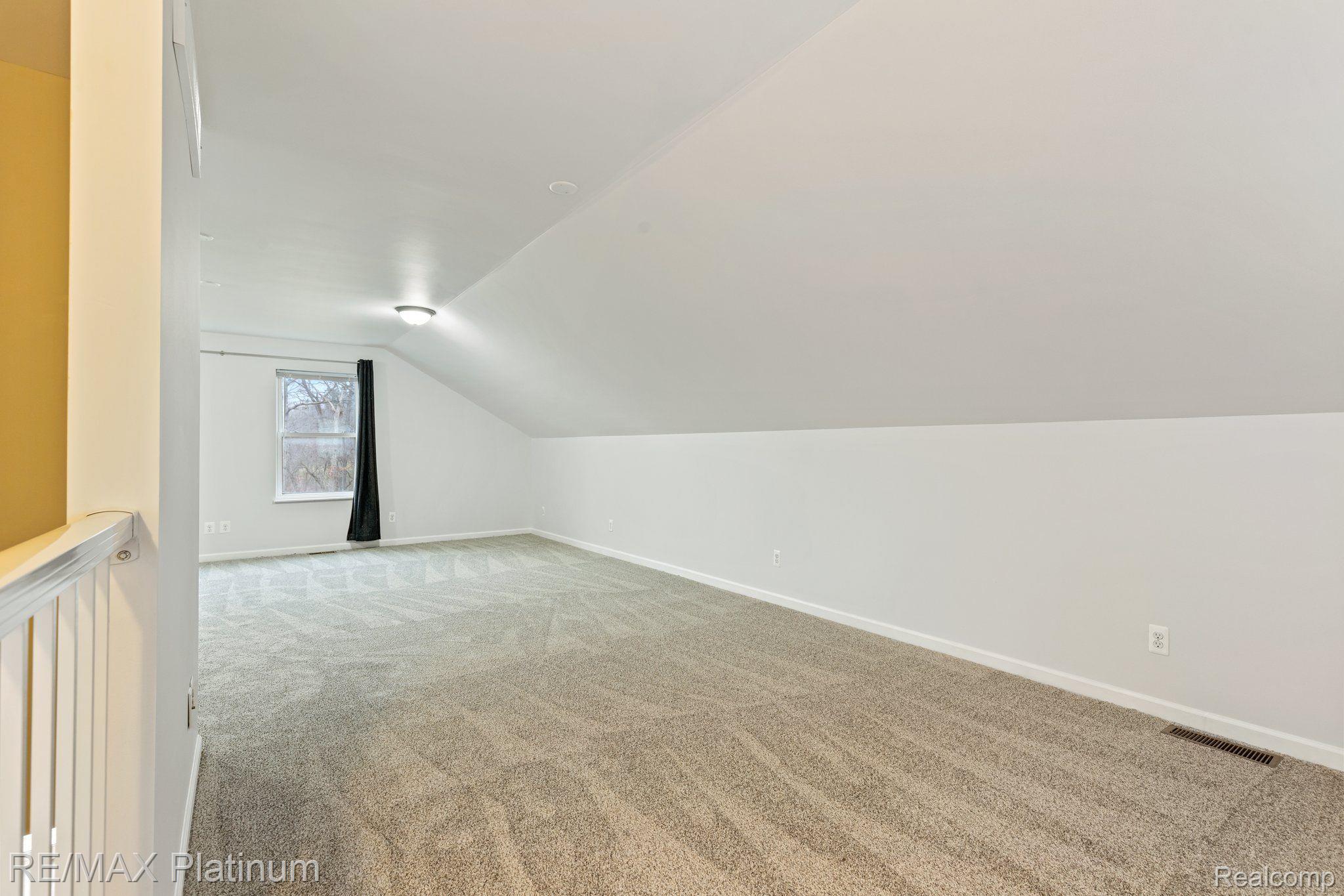 2426 Fisher Road Howell, MI 48855 - Photo 21 of 34 Gallery Image 21