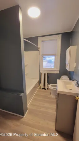$1,350 | 864 South Main Street, Unit 3, Old Forge, PA 18518