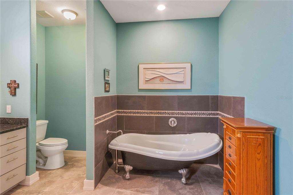 114 Venice Road Rotonda West, FL 33947 - Photo 66 of 88 a bathroom with a toilet