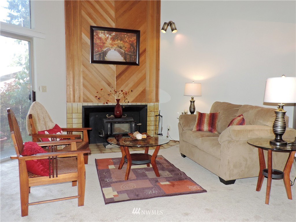 7804 194th Street Southwest Edmonds, WA 98026 - Photo 7 of 22 Gallery Image 7