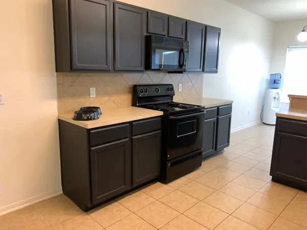 $3,200 | 11118 Northam Drive, Tomball, TX 77375