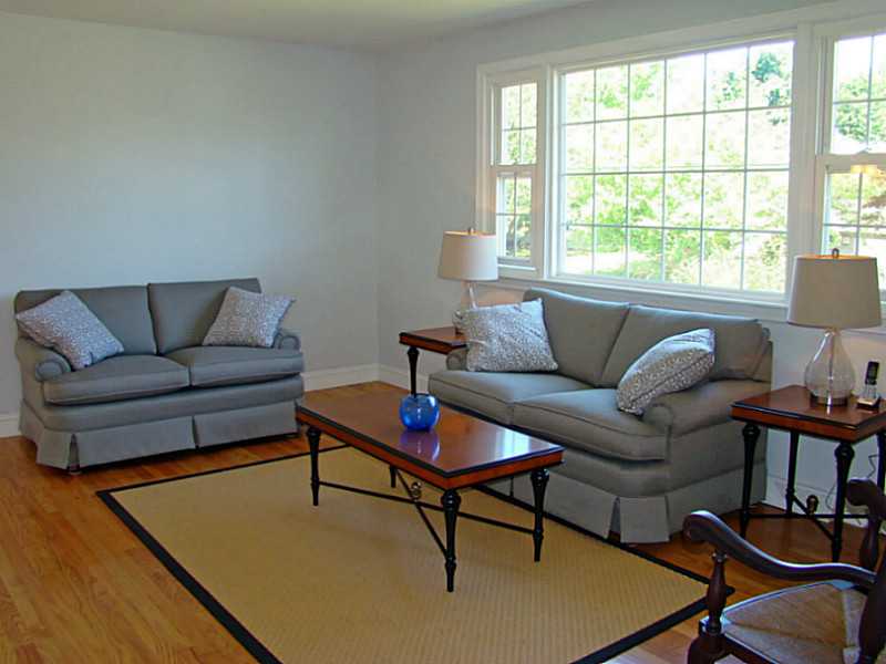 57 Potomac Road Portsmouth, RI 02871 - Photo 5 of 25 Living Room.