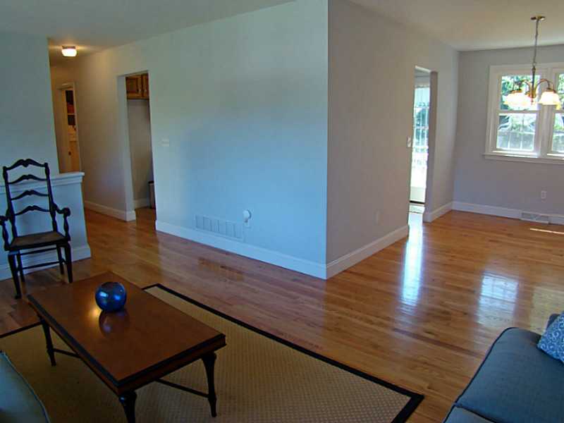 57 Potomac Road Portsmouth, RI 02871 - Photo 6 of 25 Living Room.