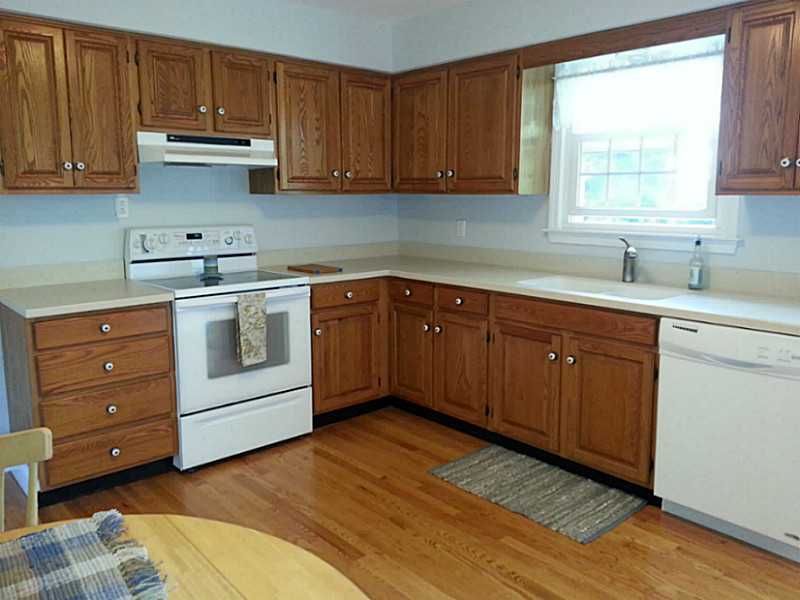 57 Potomac Road Portsmouth, RI 02871 - Photo 9 of 25 Kitchen.