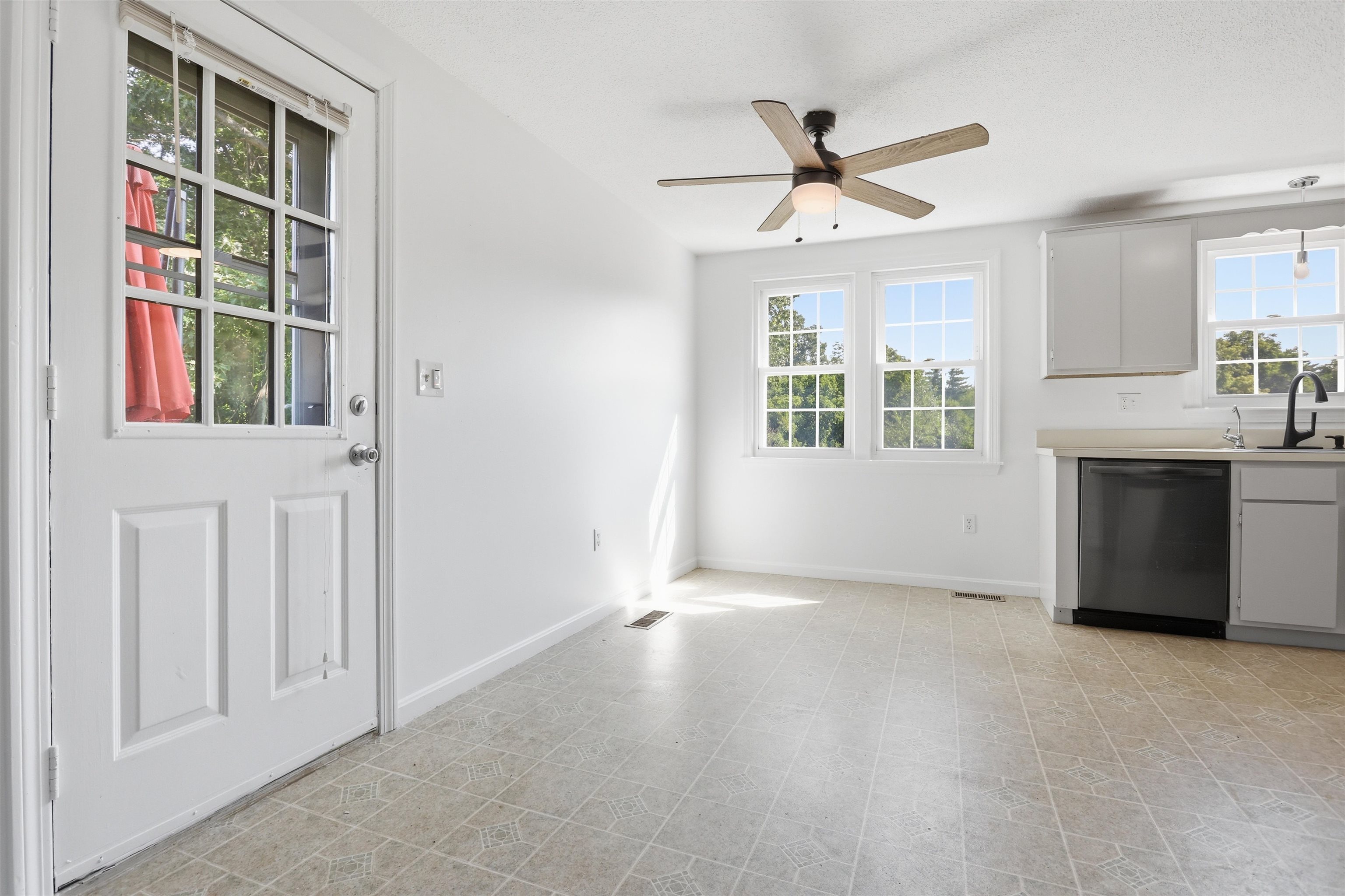 17 Juniper Road, Unit L Derry, NH 03038 - Photo 14 of 25 Gallery Image 14