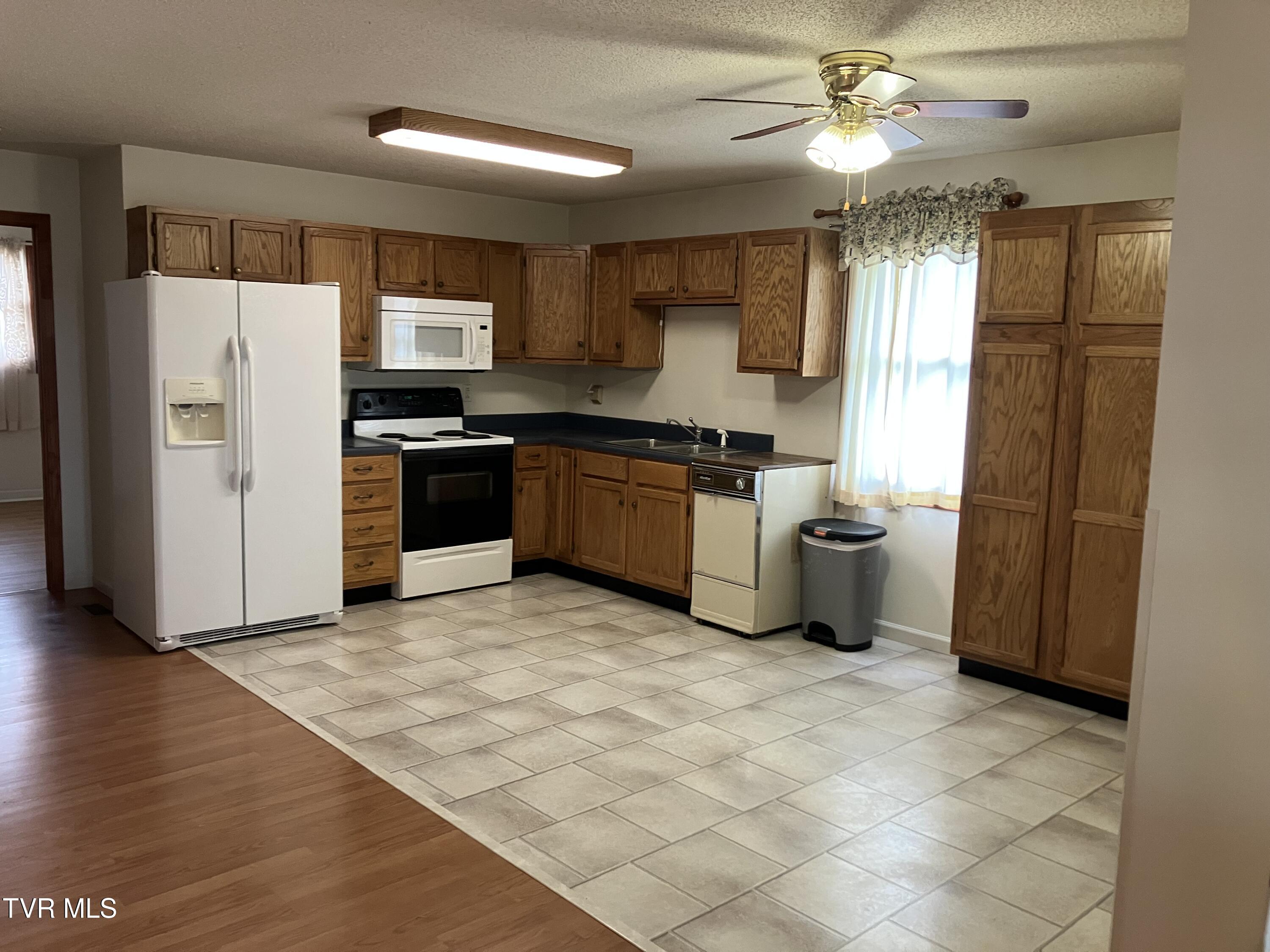 101 Tommy Campbell Road Jonesborough, TN 37659 - Photo 10 of 29 IMG_3716
