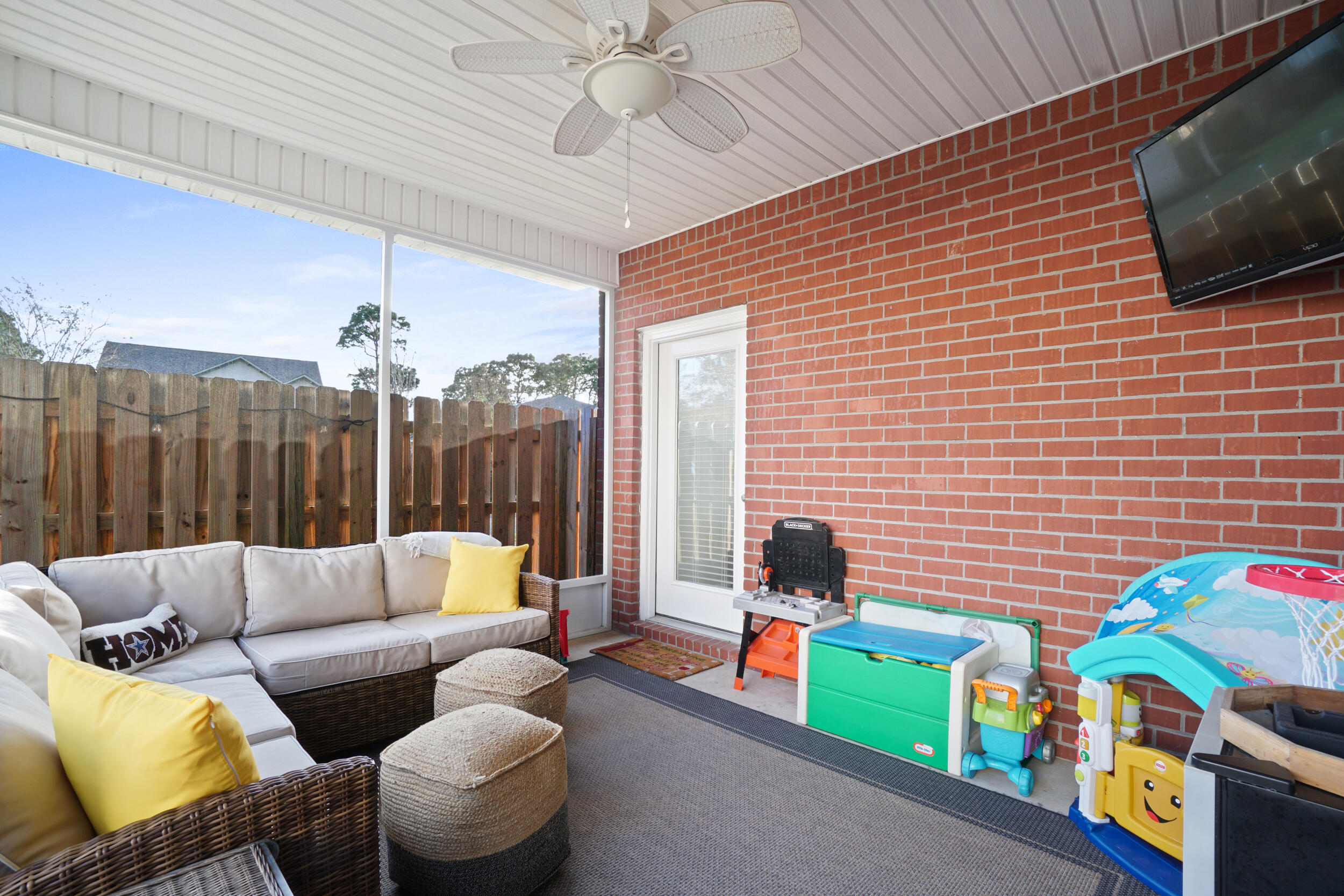 31 Corte Lago Santa Rosa Beach, FL 32459 - Photo 21 of 42 a living room with furniture and a flat screen tv