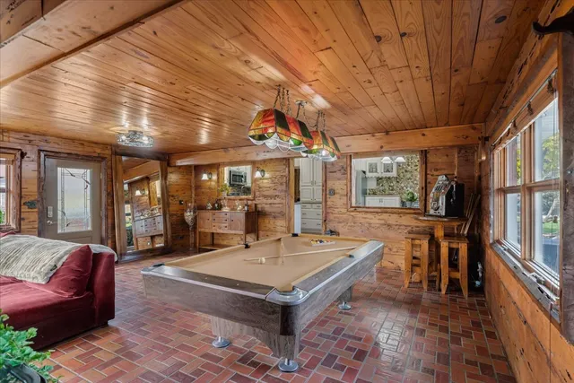 $315,000 | 2813 Theresa Avenue, Waukegan, IL 60085