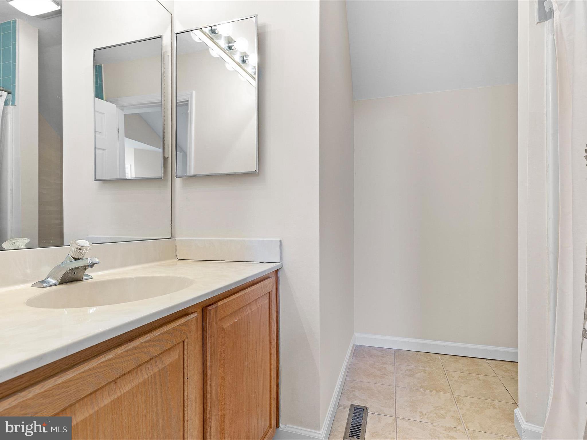 6 Dearborn Lane Bear, DE 19701 - Photo 24 of 33 @nd full bath