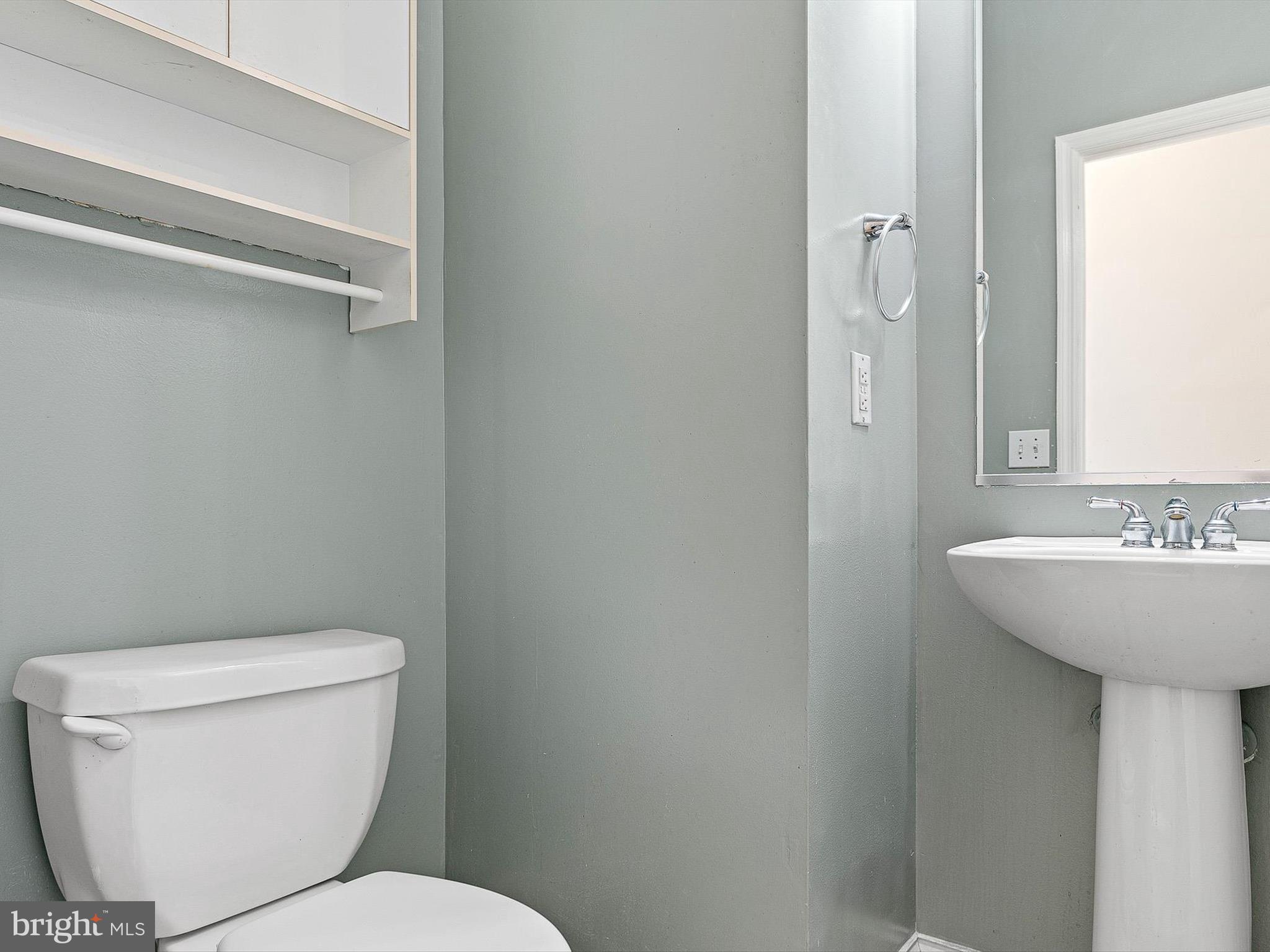 6 Dearborn Lane Bear, DE 19701 - Photo 26 of 33 Half bath main level