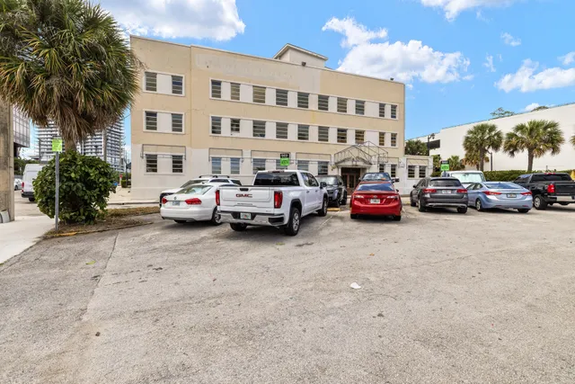 $60,000 | 215 5th Street, West Palm Beach, FL 33401