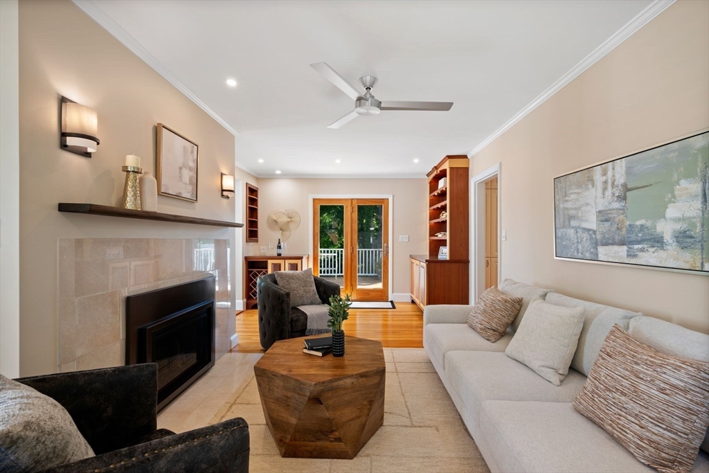 32 Pilgrim Road Marblehead, MA 01945 - Photo 3 of 38