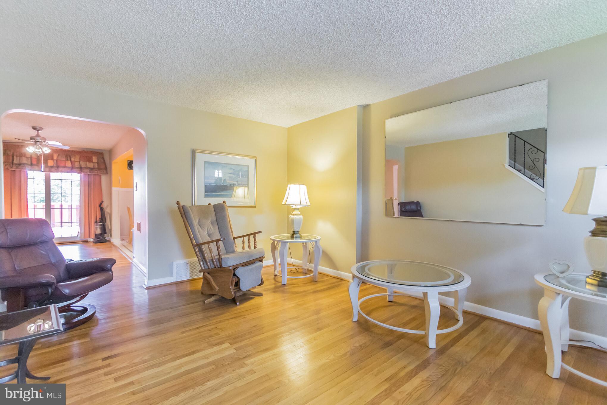 955 Grant Road Folcroft, PA 19032 - Photo 4 of 30